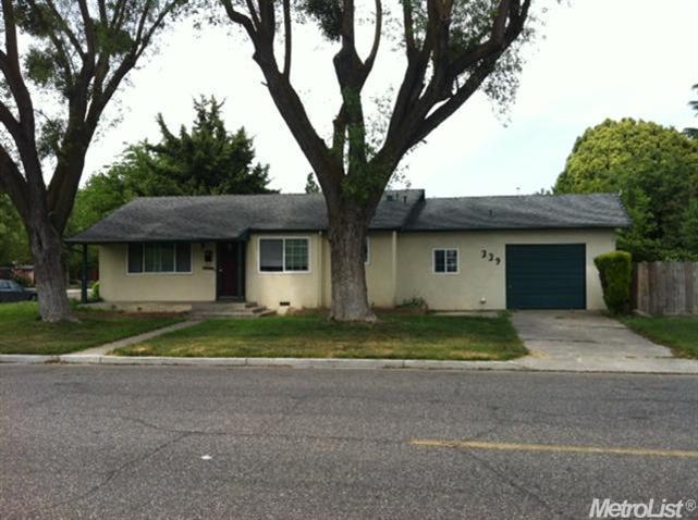 339 W 4th St, Ripon, CA 95366 photo 1