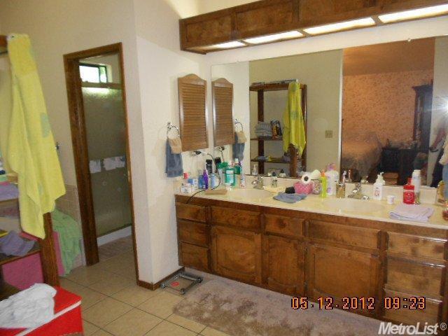 2409 Shadow Oak Ln, Modesto, CA 95355 photo 14