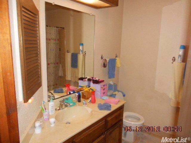 2409 Shadow Oak Ln, Modesto, CA 95355 photo 10