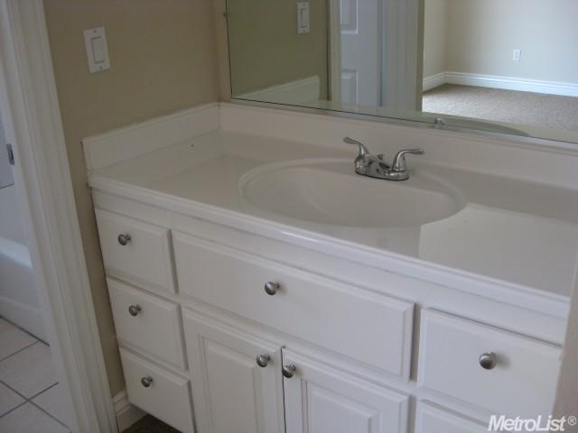 1022 Derby Ct, Manteca, CA 95336 photo 8