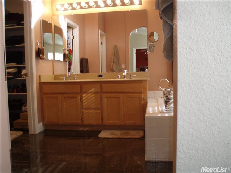 2165 Alfred George Ct, Tracy, CA 95377 photo 13