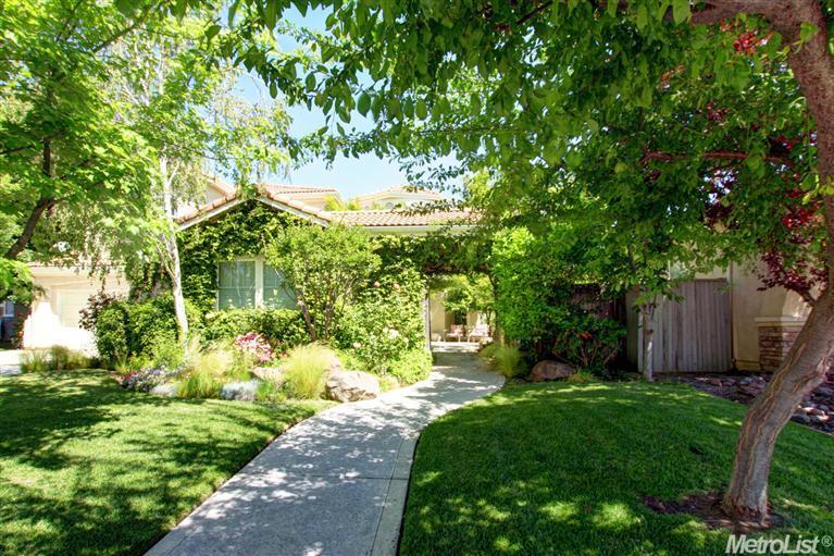 5307 Marden Dr, Davis, CA 95618 photo 2