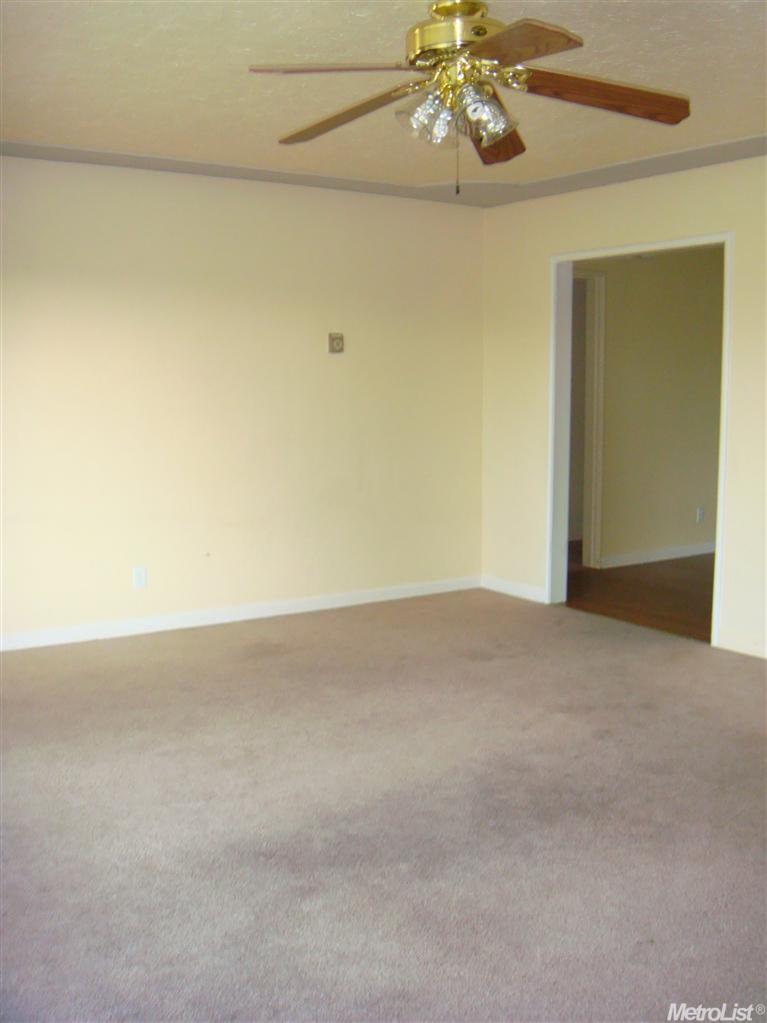 424 Martha St, Manteca, CA 95337 photo 5