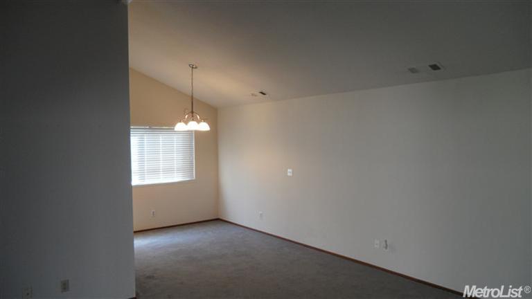 3433 Alisa Ct, Modesto, CA 95356 photo 3