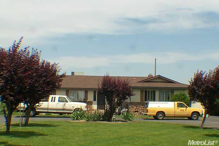 2977 E Collier Rd, Acampo, CA 95220 photo 1
