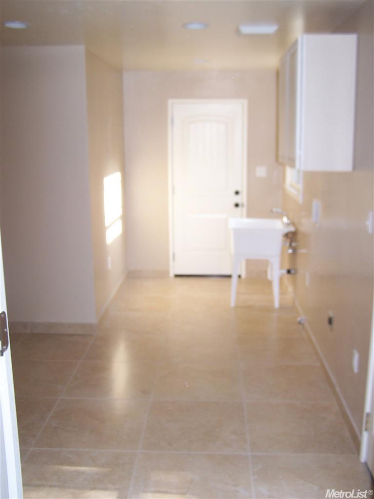 514 E Roseburg Ave, Modesto, CA 95350 photo 13