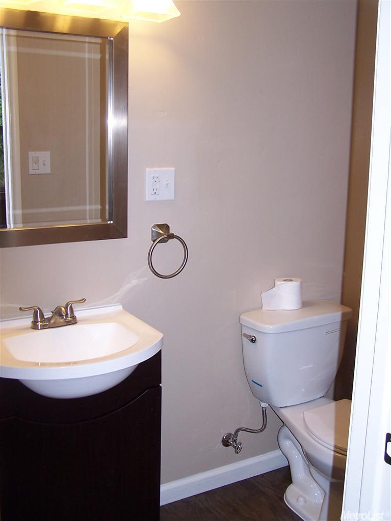 514 E Roseburg Ave, Modesto, CA 95350 photo 11