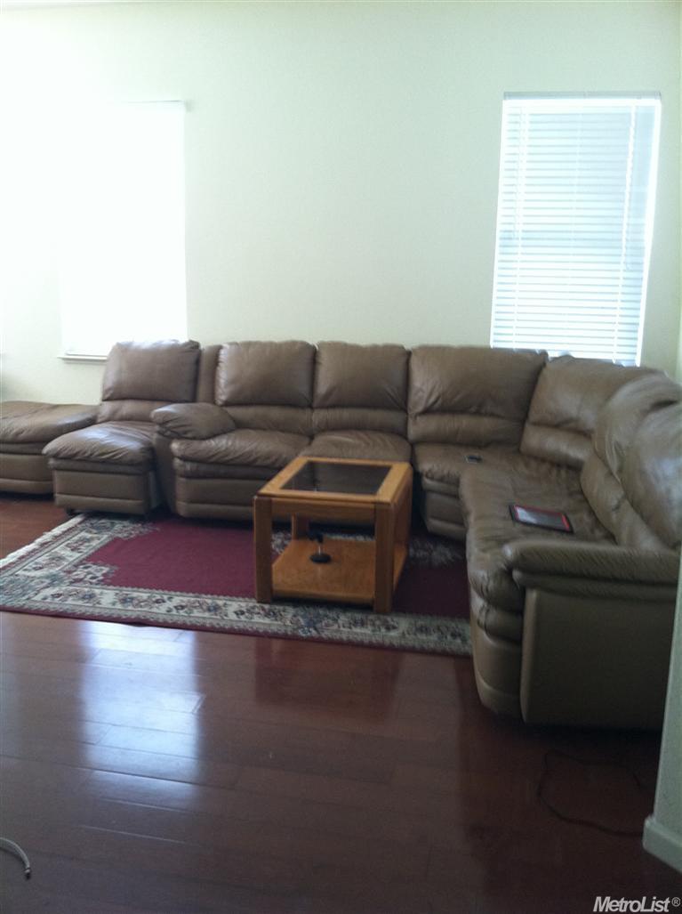 1160 Manley Dr, Tracy, CA 95377 photo 2