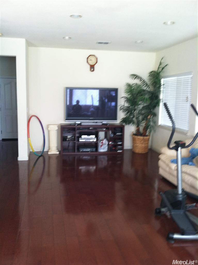 1160 Manley Dr, Tracy, CA 95377 photo 4