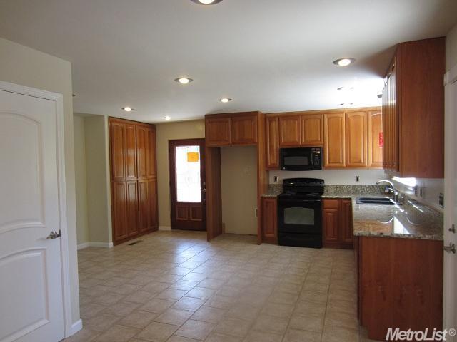 1006 Roddan Ct, Placerville, CA 95667 photo 8