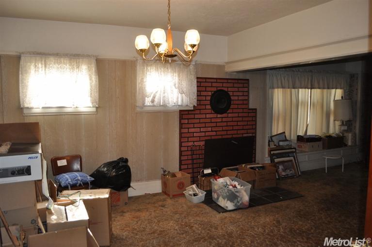 331 W Main St, Turlock, CA 95380 photo 2