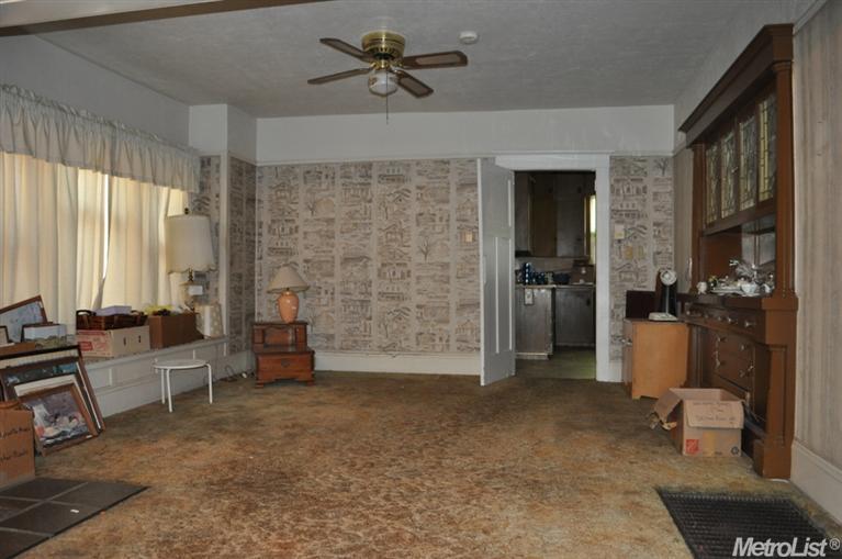 331 W Main St, Turlock, CA 95380 photo 3