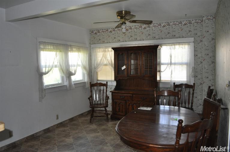 331 W Main St, Turlock, CA 95380 photo 7