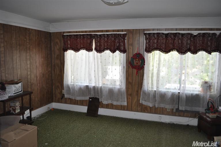 331 W Main St, Turlock, CA 95380 photo 16