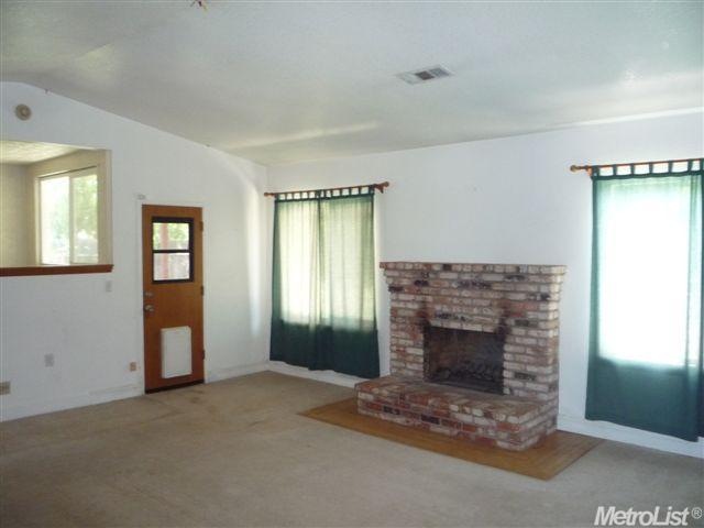 2208 Lavon Ln, Ceres, CA 95307 photo 2