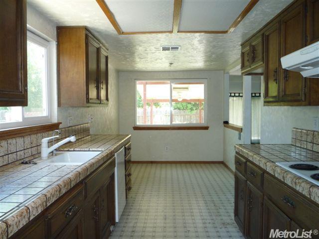 2208 Lavon Ln, Ceres, CA 95307 photo 5