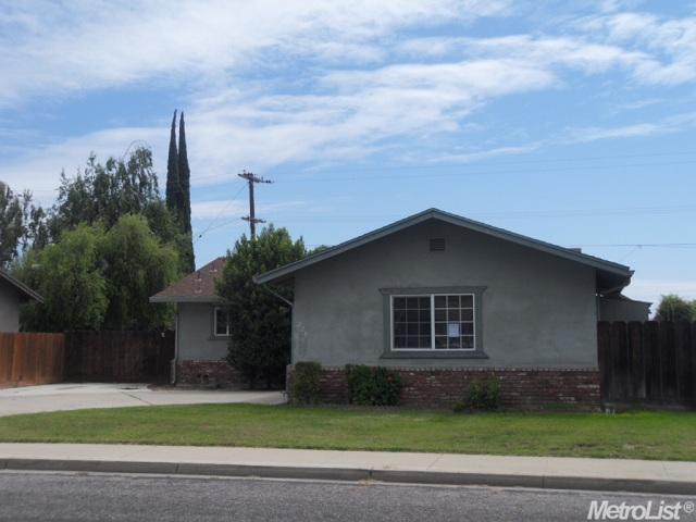 220 Oleander Ln, Turlock, CA 95380 photo 4