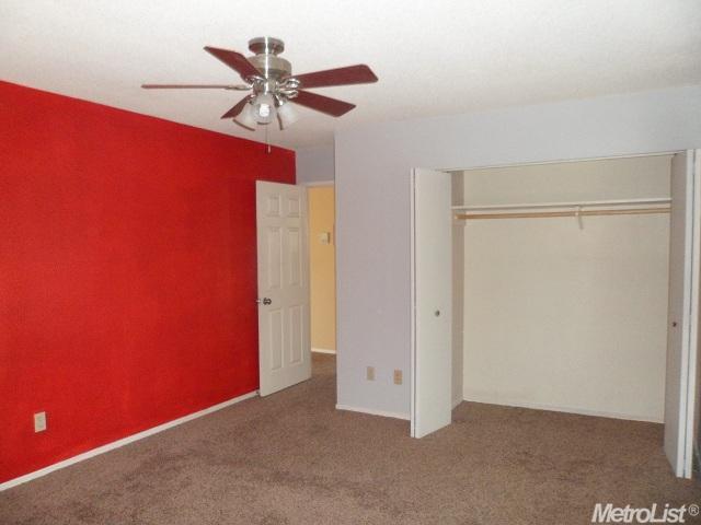 220 Oleander Ln, Turlock, CA 95380 photo 9