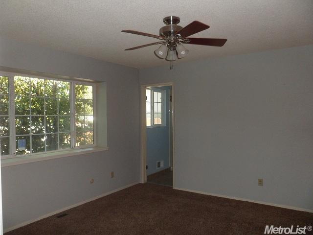 220 Oleander Ln, Turlock, CA 95380 photo 8