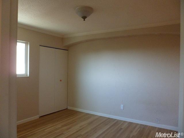 220 Oleander Ln, Turlock, CA 95380 photo 7