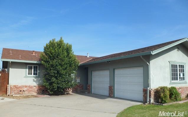 220 Oleander Ln, Turlock, CA 95380 photo 5