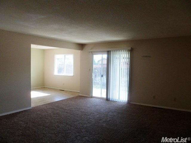 220 Oleander Ln, Turlock, CA 95380 photo 17