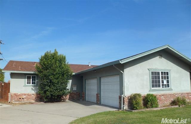 220 Oleander Ln, Turlock, CA 95380 photo 1