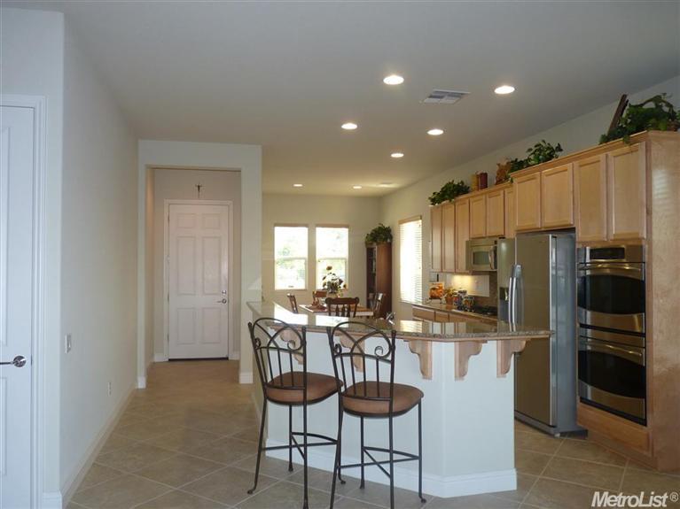 2192 Devonport Loop, Roseville, CA 95747 photo 2