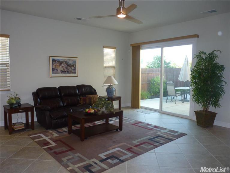 2192 Devonport Loop, Roseville, CA 95747 photo 4