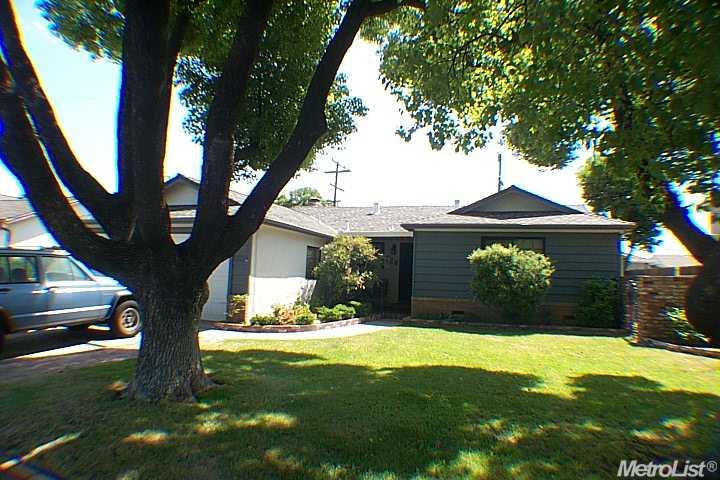 726 S Maple Ave, Manteca, CA 95337 photo 1