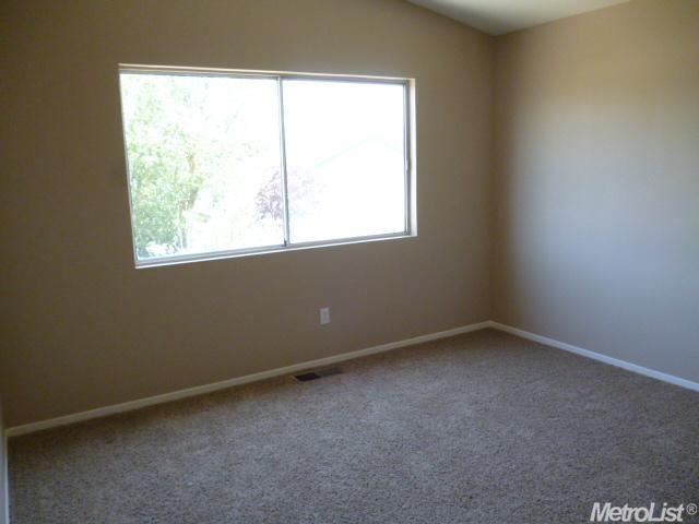 2304 Liselle Ln, Modesto, CA 95358 photo 8