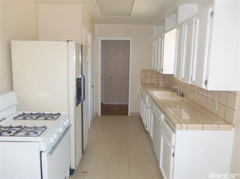 3041 Sycamore Ave, Merced, CA 95340 photo 4