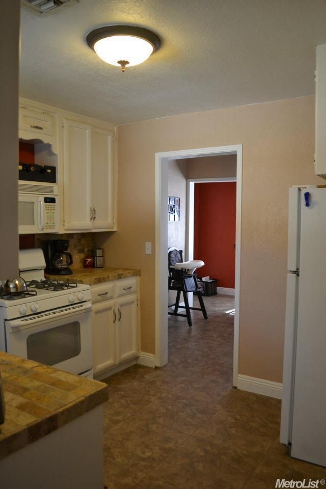 217 Phoenix Ave, Modesto, CA 95354 photo 9