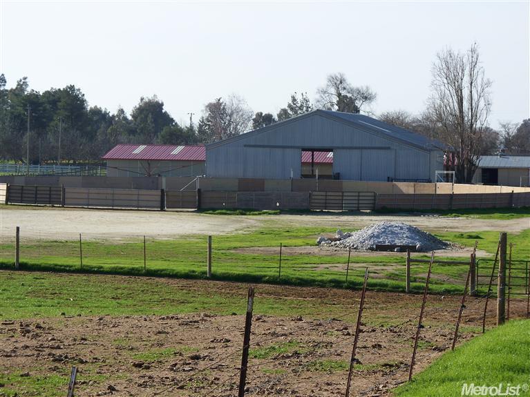 17625 E Collier Rd, Acampo, CA 95220 photo 1