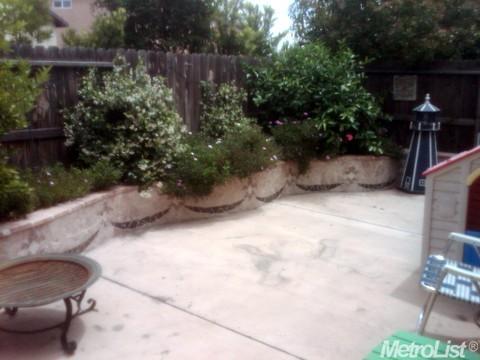 1382 Gianna Ln, Manteca, CA 95336 photo 2