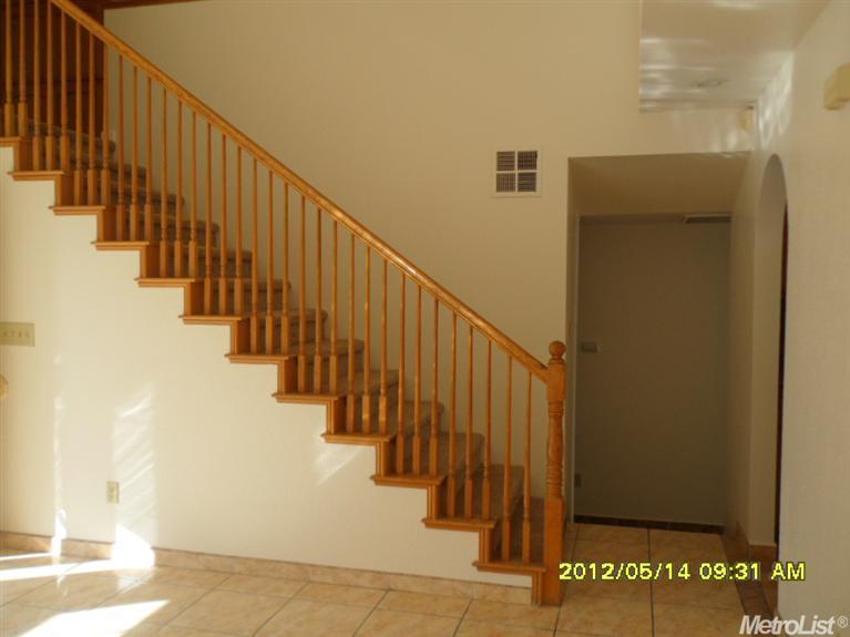 725 Parkston Ct, Modesto, CA 95357 photo 5