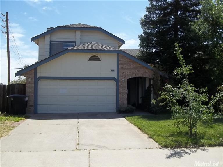 736 N Mcclure Rd, Modesto, CA 95357 photo 2