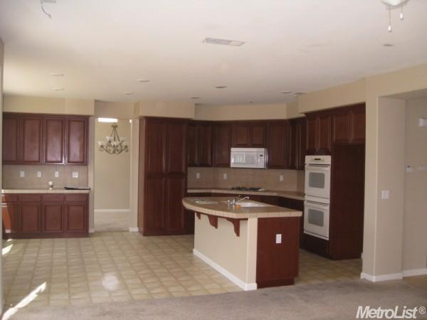 1095 Foxfire Dr, Manteca, CA 95337 photo 4