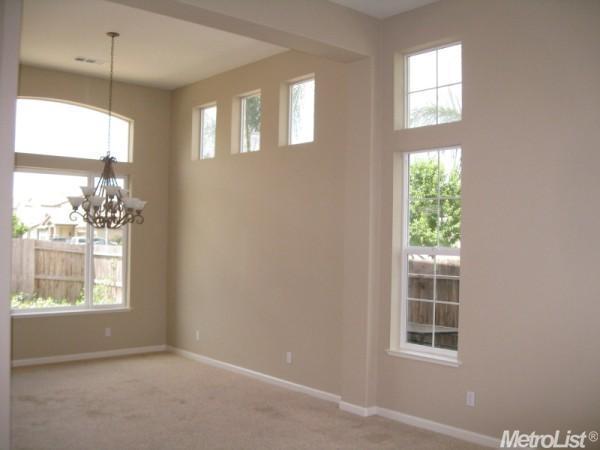 1095 Foxfire Dr, Manteca, CA 95337 photo 2