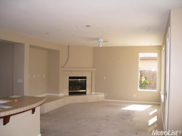 1095 Foxfire Dr, Manteca, CA 95337 photo 3