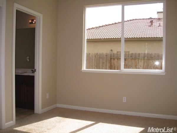 1095 Foxfire Dr, Manteca, CA 95337 photo 5