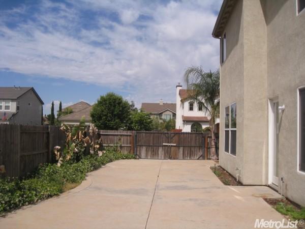1095 Foxfire Dr, Manteca, CA 95337 photo 6