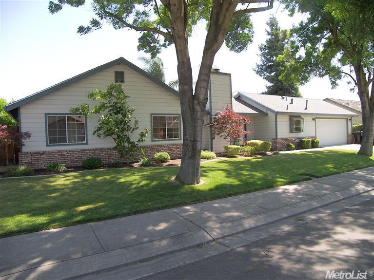 2132 Claymont Dr, Modesto, CA 95350 photo 2