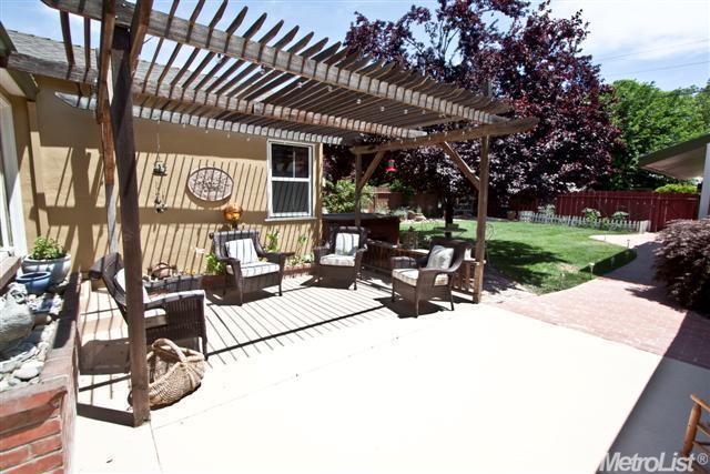 320 N Santa Ana Ave, Modesto, CA 95354 photo 2