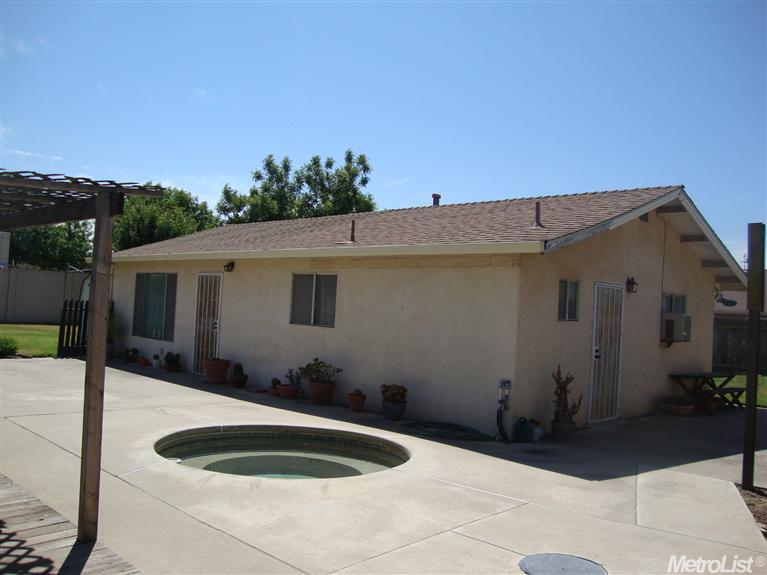 1718 Ohio Ave, Modesto, CA 95358 photo 3