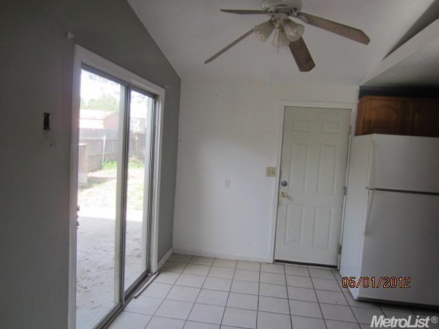 6708 Thomas Dr, North Highlands, CA 95660 photo 5