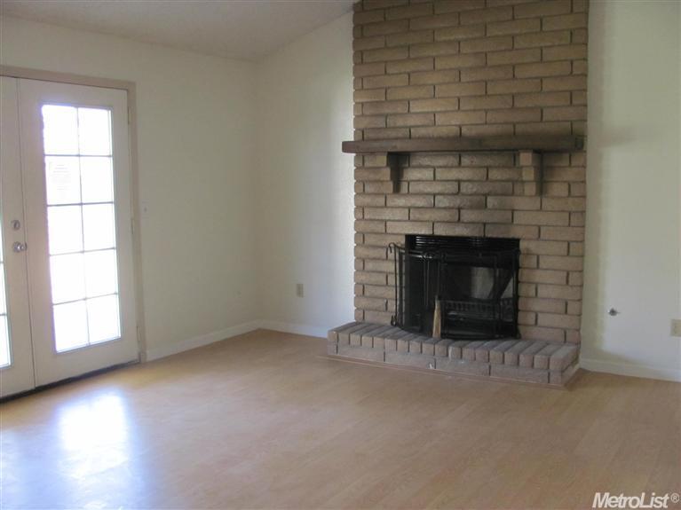 2208 Dupre Dr, Ceres, CA 95307 photo 2