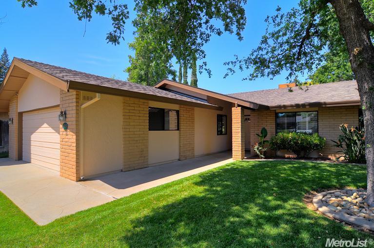 5209 Torrey Pines Ct, Carmichael, CA 95608 photo 2