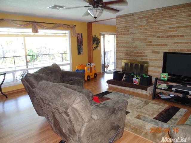 1401 Cypress Ave, Modesto, CA 95350 photo 4