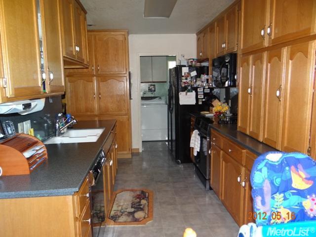 1401 Cypress Ave, Modesto, CA 95350 photo 2